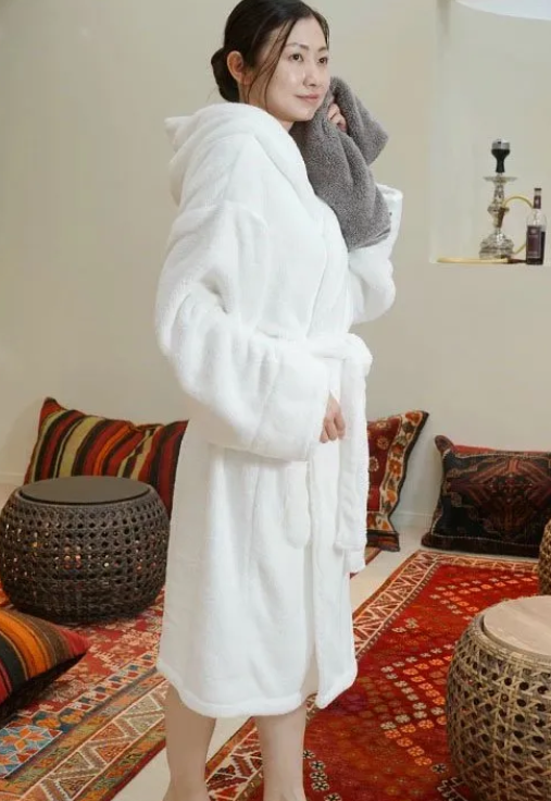 大人の平日バスローブ-マイクロファイバー素材-globe-グローブ-バスタイム-グッツと小さな植物のオンラインショップ-11-26-2025_03_53_PM